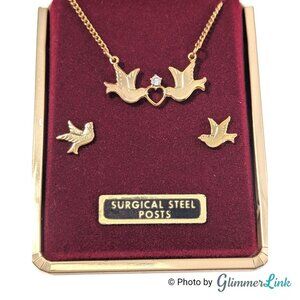 Vintage Princess Doves Heart Gold Tone Pendant Necklace & Earrings Set Boxed